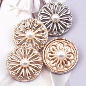 Sang Trọng Hollow-Khắc Thiết Kế Hoa Mặt Trời Bead Snap Nút <span class=keywords><strong>Peal</strong></span> Rhinestone Nút Kim Loại May Nút Cho Quần Áo Áo Ăn Mặc - Product Image 2
