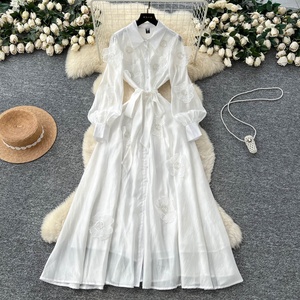 Robe longue à fleurs 3D perlées pour femme, automne, effet amincissant, à boutonnage simple - Product Image 2