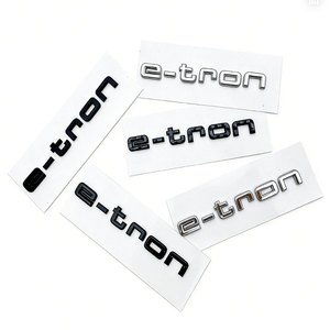 Autocollants de voiture pour <span class=keywords><strong>Audi</strong></span> e-tron, marque arrière pour véhicules électriques purs, nouveau logo <span class=keywords><strong>sport</strong></span> en fibre de carbone pour <span class=keywords><strong>Audi</strong></span> e-tron, modification de la carrosserie - Product Image 5