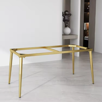 Meubles de salle à manger de style classique moderne Table à manger en marbre rectangle doré avec pieds en fer pour un usage domestique