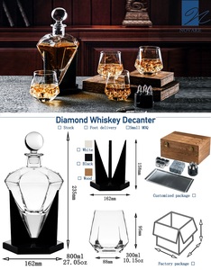 Carafe à <span class=keywords><strong>whisky</strong></span> en verre NOVARE de style américain en forme de diamant unique de 25 oz avec support en bois - Product Image 5