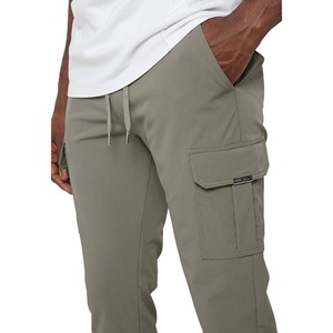 Spécialisé dans la production de vêtements tissés, accepte les commandes sur mesure de pantalons cargo en nylon extensible slim fit pour hommes avec veste assortie - Product Image 2