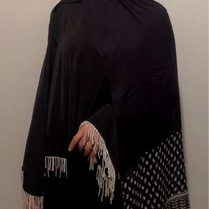 2025สไตล์ยอดนิยมฮิญาบมุสลิมพิมพ์ลายพรีเมี่ยมแบบมุสลิมมาเลเซียอาบายาใส่ประจำวันฮิญาบดีไซน์คลาสสิกเรียบง่ายหรูหรา - Product Image 6