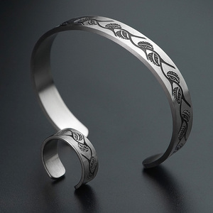 European American Style Feather Leaf Retro Men's Stainless Steel Ring And <b>Bracelet</b> Internet Popular Hipster Student Jewelry <b>Set</b> - Product Image 1