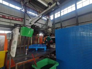 Palet de Plástico Europeo de Nueve Patas, Resistente y Duradero, Moldeado por Soplado, de 1100*1100*140 mm, para Estanterías de Palets - Product Image 2