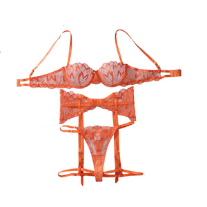 Ensemble de lingerie <span class=keywords><strong>orange</strong></span> séduisant Yicheng : soutien-gorge brodé, culotte et <span class=keywords><strong>porte</strong></span>-jarretelles avec accent pendentif - Product Image 1