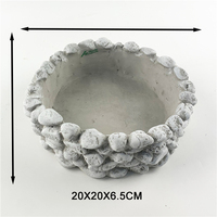 Pot de fleurs rond classique en ciment gris avec finition grain de pierre, durable pour la plantation en extérieur et à la maison
