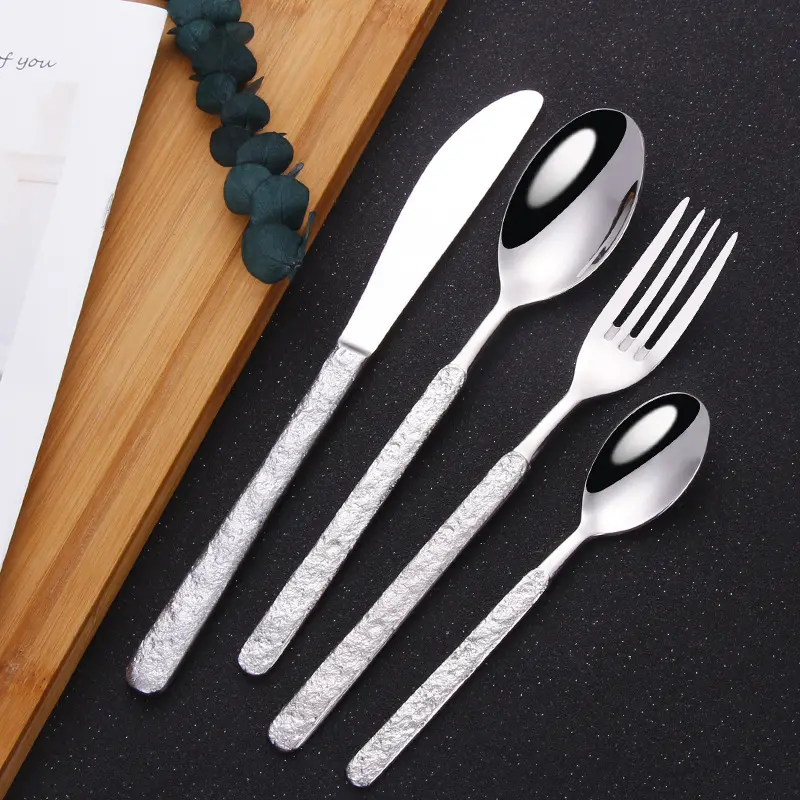 Di alta qualità cucchiai e forchette in argento set reale di lusso che serve cucchiaio forchetta coltelli per eventi posate per hotel