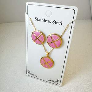 Set di Gioielli Raffinati da Donna MW con Ciondolo a Cuore e Fiore in Acciaio Inossidabile e Orecchini Colorati a <span class=keywords><strong>Quadrifoglio</strong></span> Nero - Product Image 5