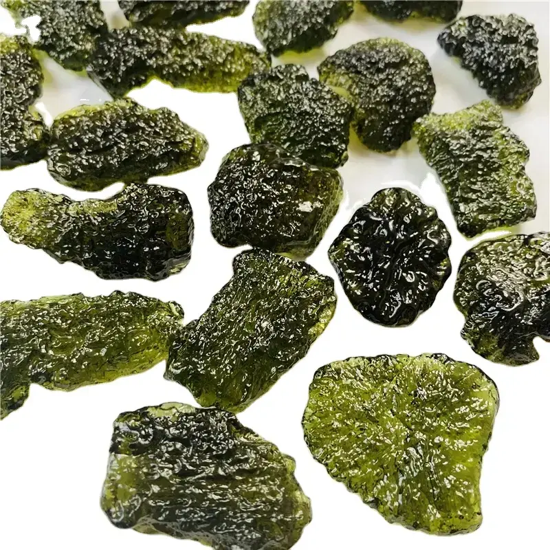 Bán buôn địa chất màu xanh lá cây moldavite thô Đá ThủY Tinh chữa bệnh tinh thể đá thô