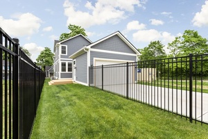 Clôtures de jardin électriques en métal modernes de 10 pieds, panneaux de clôture de ferme en acier galvanisé, poteaux de 6 pieds, clôture à piquets, sécurité domestique, écologique - Product Image 4