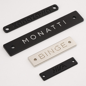 Etichetta Metallica Rettangolare a 2 Fori per Borse e Abbigliamento, Etichetta Metallica Personalizzata con Logo in Oro Rosa per Costumi da Bagno - Product Image 6