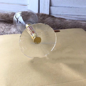 Verres à vin en cristal transparent de couleur rouge de 280 ml avec logo personnalisé en or et diamant - Product Image 2