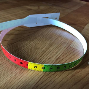 Ruban à mesurer Zhixin <span class=keywords><strong>MUAC</strong></span> 26 cm pour la circonférence du bras moyen, 50 cm pour les enfants - Product Image 1