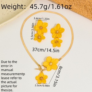 Set di Gioielli Floreali Boho con Orecchini Pendenti a Fiore e Collana a Spina di Pesce, Gioielli Floreali Stratificati di Tendenza Estiva per Lei - Product Image 3