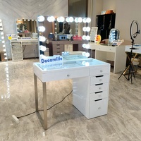 Docarelife Stock aux États-Unis Coiffeuse BT moderne pour chambre à coucher avec miroir éclairé à ampoules et plateau en verre