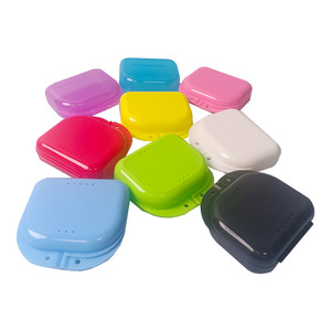Estuche para Retenedores Dentales, Caja de Almacenamiento de Plástico Azul para Aparatos Ortodóncicos y Dentaduras Postizas, Uso Adulto - Product Image 4