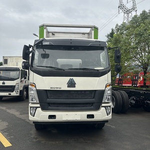 HOWO New Diesel <strong>Lorry</strong> <strong>for</strong> Animal Transport-chicken Pigs Live Poultry Carrier Truck - Product Image 2