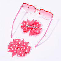 Ensemble transfrontalier de lunettes de soleil polarisées anti-UV pour enfants avec motif cœur mignon et nœuds pour cheveux, et pinces à cheveux assorties