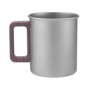 Mug de <span class=keywords><strong>camping</strong></span> en titane pur d'extérieur avec poignée en <span class=keywords><strong>bois</strong></span>, design portable anti-brûlure - Product Image 5