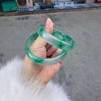 Gelang Batu Kuarsa Bunga Mengambang Transparan Langka, Elegan dan Mewah, Lebar 10mm, Permukaan Datar, Batu Giok Hijau Alami untuk Wanita