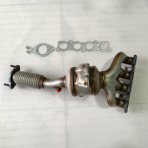 Transporteur en nid d'abeille en céramique Convertisseur catalytique collecteur d'origine pour Ford Fiesta 1.6 2011 2012 2013 2014 2015 2016 - Product Image 1