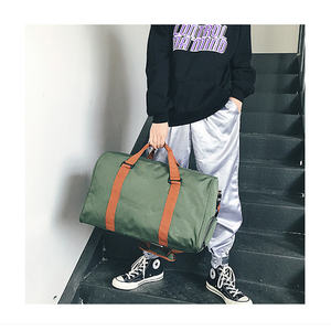 Lona <span class=keywords><strong>de</strong></span> viaje deportiva impermeable personalizada con compartimento para zapatos, bolsa <span class=keywords><strong>de</strong></span> hombro para gimnasio para Noche <span class=keywords><strong>de</strong></span> fin <span class=keywords><strong>de</strong></span> semana para mujer - Product Image 4