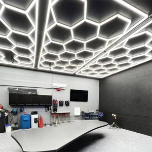 Luci LED Esagonali per Detailing, Lampada a Nido d'Ape IP66 Impermeabile, 60000lm per Saloni di Bellezza Auto, Autolavaggi, Officine - Product Image 3