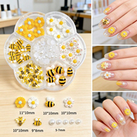 Kit d'accessoires de manucure : 7 grilles de décorations pour ongles en résine, motifs marguerites estivales mignonnes, mini abeilles et tournesols, perles