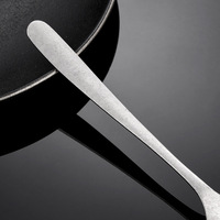 Lange steel soeplepel van puur titanium, geschikt voor hete potten, GR1 FDA-gekeurd, gesmeed, voor restaurants, huishoudens, op maat gemaakte OEM, groothandel
