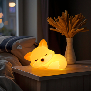 Petite lampe de chevet LED Little Fox, design de dessin animé créatif, lumière de nuit moderne avec charge USB pour l'ambiance de la chambre à coucher, pour le salon - Product Image 4