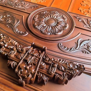 Cửa chính bằng gỗ chạm khắc kiểu mái vòm cổ điển, thiết kế châu Âu, sang trọng, làm từ gỗ sồi, dành cho biệt thự. - Product Image 5