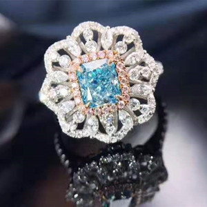 Gioielli Nuziali in Diamanti dell'Arabia Saudita, Doppio Uso, Oro 18k, Diamante Naturale Blu Intenso Fancy AGL <span class=keywords><strong>VS</strong></span> 1.02ct, Collana con Pendente e Anello - Product Image 3