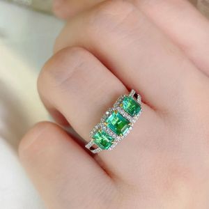 Bague à trois pierres Xinfly Vintage pour anniversaire de mariage, en or 18 carats, avec émeraude naturelle de 1,3 ct sertie clos - Product Image 3