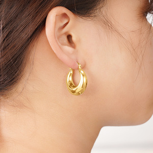 Eleganti Orecchini a Cerchio per Donne, Design Audace ed Elegante, Gioielli di Tendenza alla Moda - Product Image 3