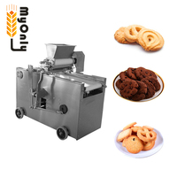 Fortune cookie ou biscuit doux formant la machine à vendre