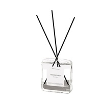 Diffuseur de parfum personnalisé de luxe, boîte cadeau, bâtonnets de parfum naturels modernes, huile parfumée transparente, flacon en verre carré de 120 ml pour usage domestique