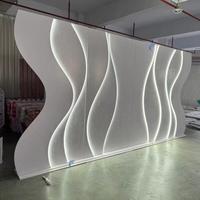 Arche de mariage personnalisée en gros, design métallique 3D, panneau rectangulaire blanc avec éclairage LED, écologique et durable jusqu'à 1,5 m