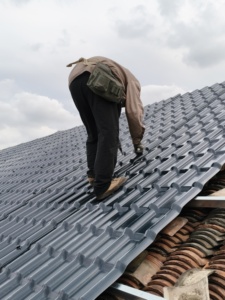 <span class=keywords><strong>Tegole</strong></span> in Resina Sintetica ASA Ceramica Argilla <span class=keywords><strong>PVC</strong></span> Vetro Resistenti agli Urti per Costruzione di Tetti - Product Image 5