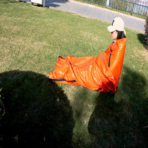 Saco de Dormir de Emergencia para Acampar al Aire Libre de Alta Calidad que Mantiene el Calor - Product Image 4