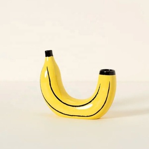 Vase en forme de banane de style minimaliste, artisanat en résine créatif pour la décoration de la maison, arrangement floral pour le salon et la salle à manger - Product Image 2