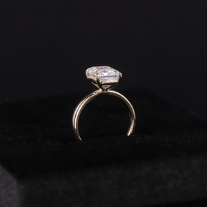 Anillo <span class=keywords><strong>de</strong></span> Oro Minimalista Personalizado AU585 con <span class=keywords><strong>Diamante</strong></span> Moissanita <span class=keywords><strong>de</strong></span> Corte Esmeralda <span class=keywords><strong>de</strong></span> 4 Quilates Certificado por GRA, Oro Puro Sólido <span class=keywords><strong>de</strong></span> <span class=keywords><strong>14</strong></span> Quilates - Product Image 4