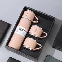 Ensemble cadeau de bouteille isotherme 3-en-1 en acier inoxydable de 500 ml avec deux tasses, prêt à être expédié en gros, idéal pour les cadeaux d'entreprise