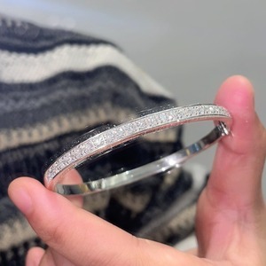 Bracelets et joncs de luxe SGARIT, bijoux fantaisie sur mesure en or pur 18 carats et diamants de laboratoire, cadeau pour femme. - Product Image 4