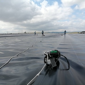 Geomembrana Impermeable <span class=keywords><strong>de</strong></span> HDPE para Líneas <span class=keywords><strong>de</strong></span> Producción, Revestimiento para Estanques <span class=keywords><strong>de</strong></span> Acuicultura - Product Image 1