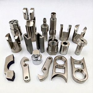 Composants métalliques sur mesure en acier inoxydable usinés par CNC pour l'assemblage mécanique - Product Image 1