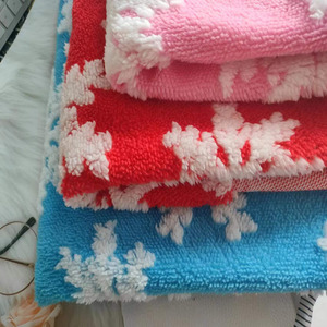 100% Polyester Jacquard Vải 3D Bông Tuyết Giáng Sinh Nhung Vải Mùa Thu Mùa Đông Cừu Len Chăn Áo Khoác Vải - Product Image 4