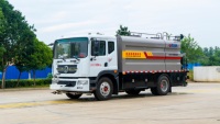 Pulvérisateur de pâte de ciment avec système de nettoyage intégré, moteur diesel, transmission 4x2, zone de pulvérisation de 8 à 12 m pour l'entretien routier et l'exportation mondiale
