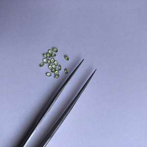 Piedra de Peridoto Verde Natural de 2x3 mm, Corte Ovalado Facetado, Gema Suelta Certificada por IGI, India, para Joyería - Product Image 3