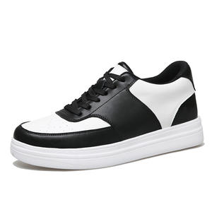 รองเท้าผ้าใบผู้ชายทรงกลมหนังวัวตาข่ายระบายอากาศเพิ่มความสูง 8 ซม. รุ่นใหม่สำหรับฤดูร้อน สีขาว - Product Image 5